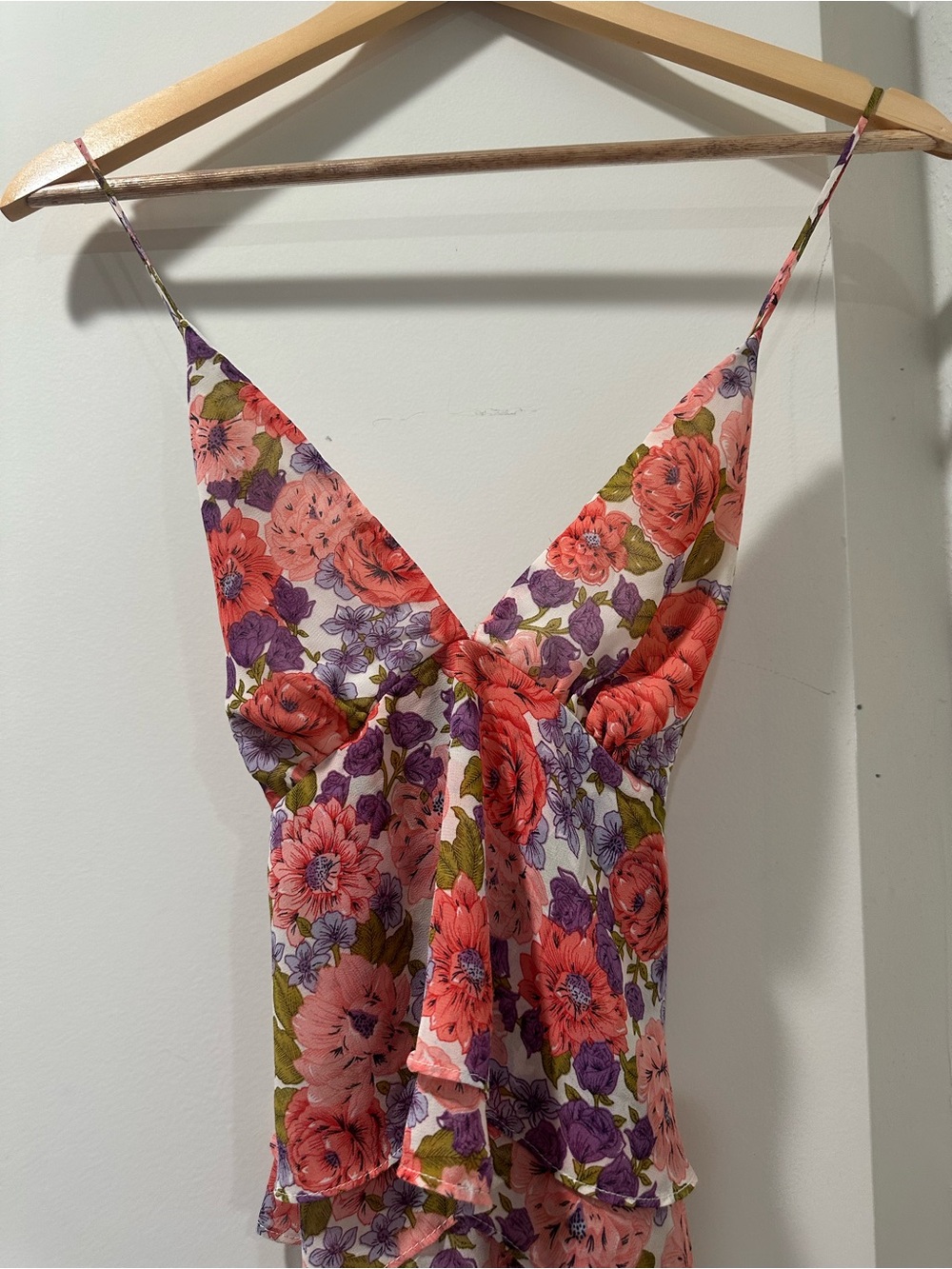 Astr Floral V-Neck Spaghetti Strap Top in Pink & Purple